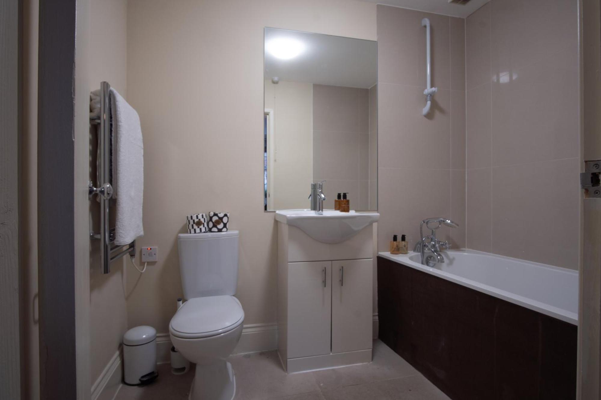 The Egerton - Serviced Apartament